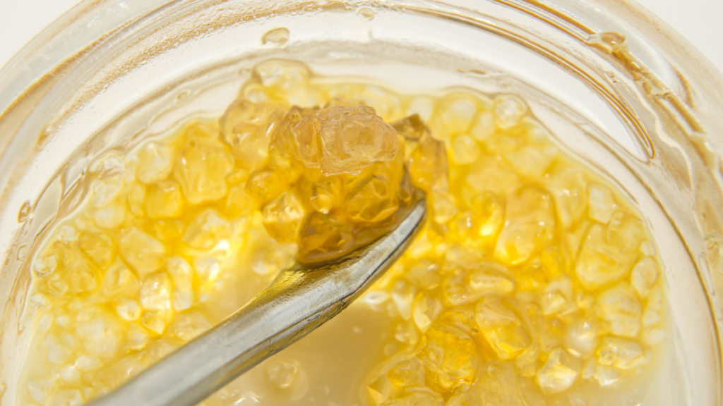 Read more about the article THCa Isolate vs. Full Spectrum: A Closer Look at THCa Concentrates
