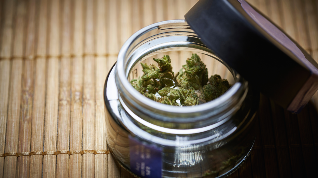 Read more about the article The Legal Landscape of CBD in the US: Current Regulations and Compliance Insights